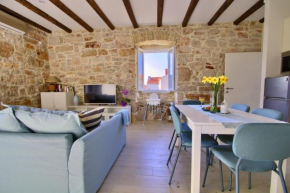 Mediterranean stone house Dora, in the heart of Preko